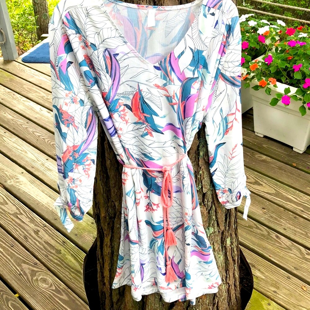 Apana grey/blue floral top/beach cover szL NWT - Picture 2 of 3